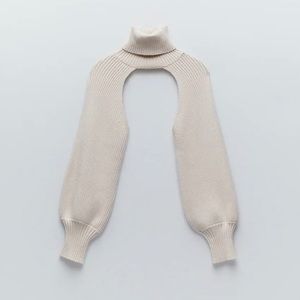 Blogger favorite Zara arm warmer sweater